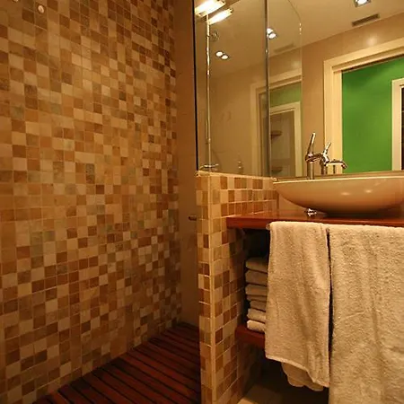 Gaudi Pol Apartment *